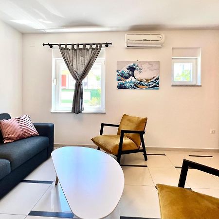 B88 Apartments - Vila Palma Sveti Filip i Jakov Exteriör bild