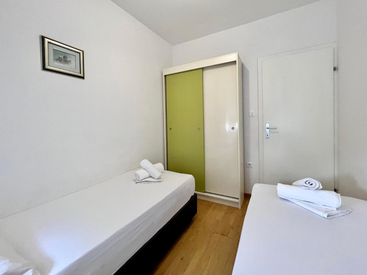 B88 Apartments - Vila Palma Sveti Filip i Jakov Exteriör bild