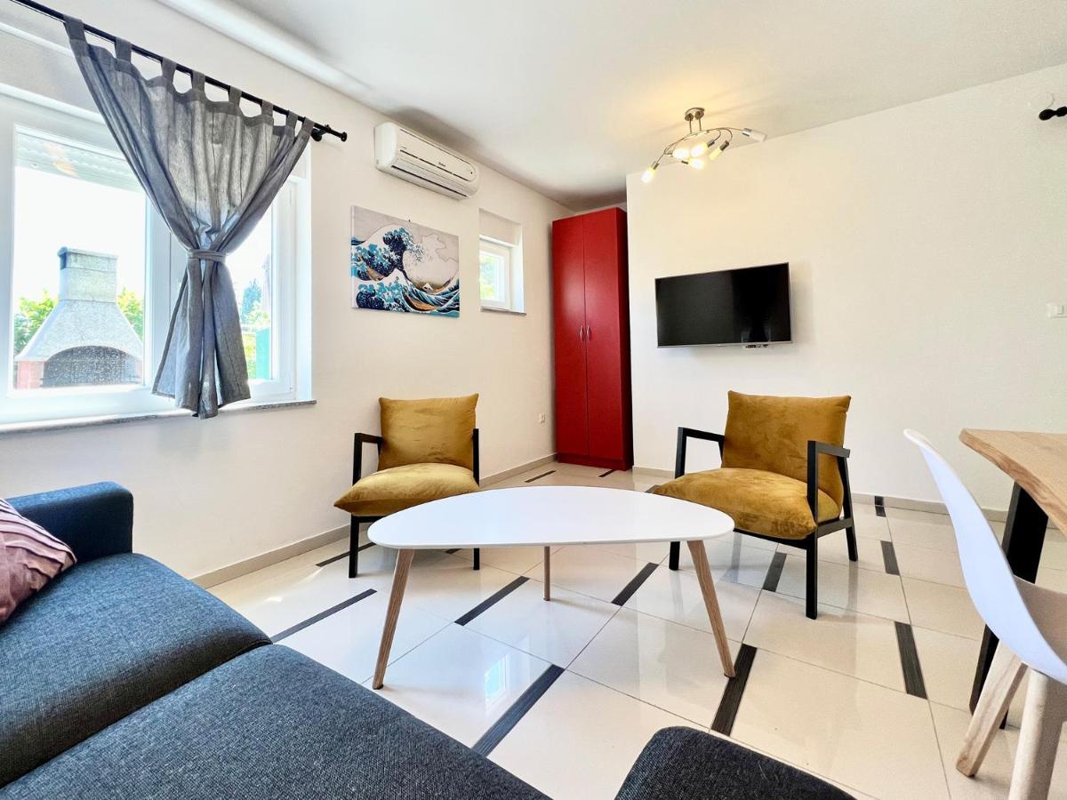 B88 Apartments - Vila Palma Sveti Filip i Jakov Exteriör bild