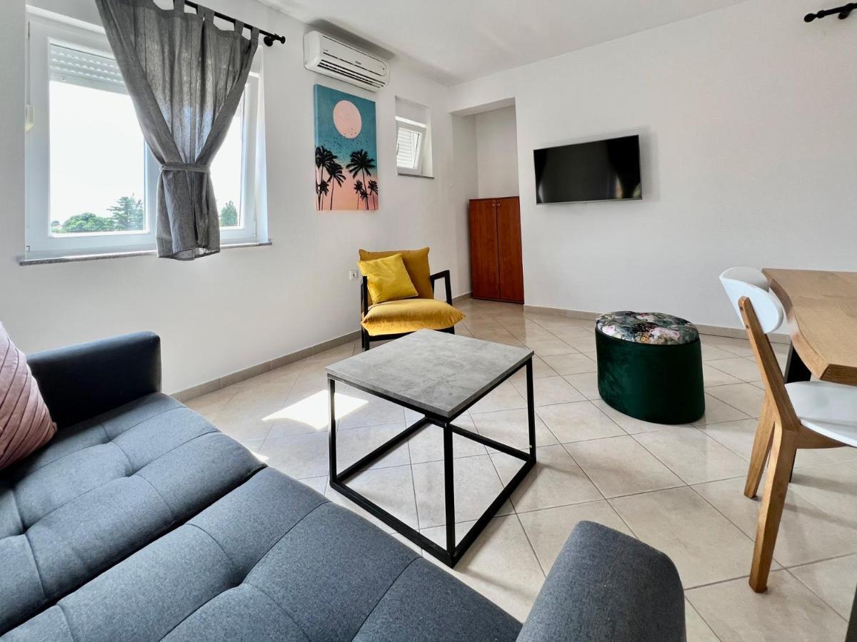 B88 Apartments - Vila Palma Sveti Filip i Jakov Exteriör bild