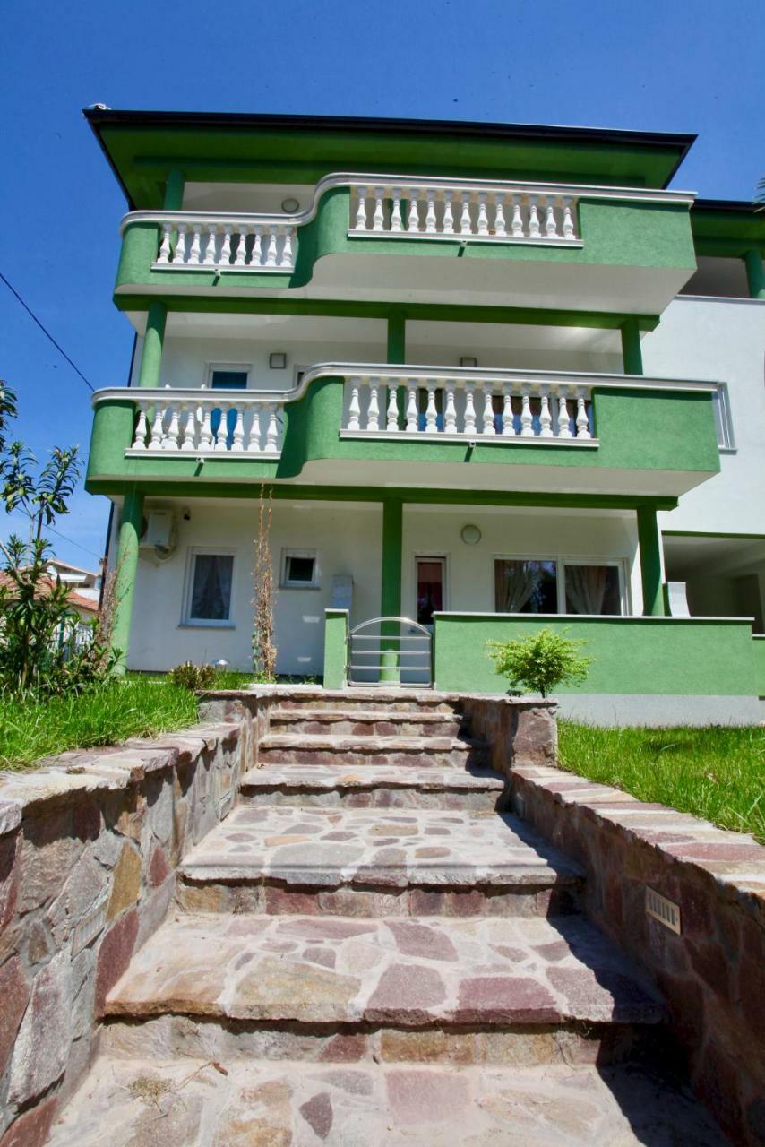 B88 Apartments - Vila Palma Sveti Filip i Jakov Exteriör bild