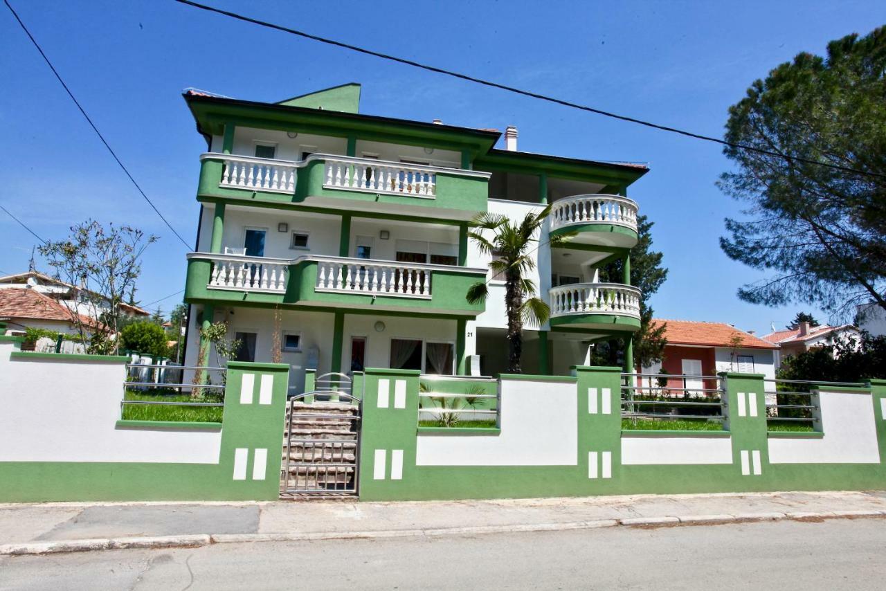 B88 Apartments - Vila Palma Sveti Filip i Jakov Exteriör bild