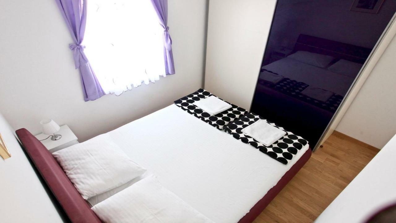 B88 Apartments - Vila Palma Sveti Filip i Jakov Exteriör bild