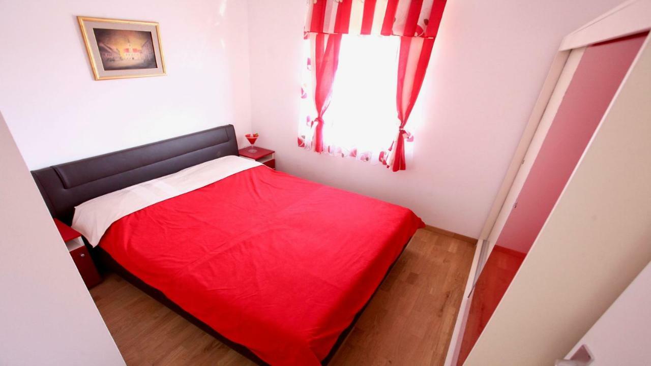 B88 Apartments - Vila Palma Sveti Filip i Jakov Exteriör bild