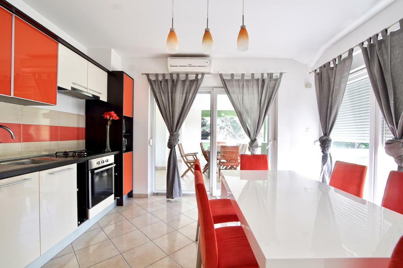 B88 Apartments - Vila Palma Sveti Filip i Jakov Exteriör bild