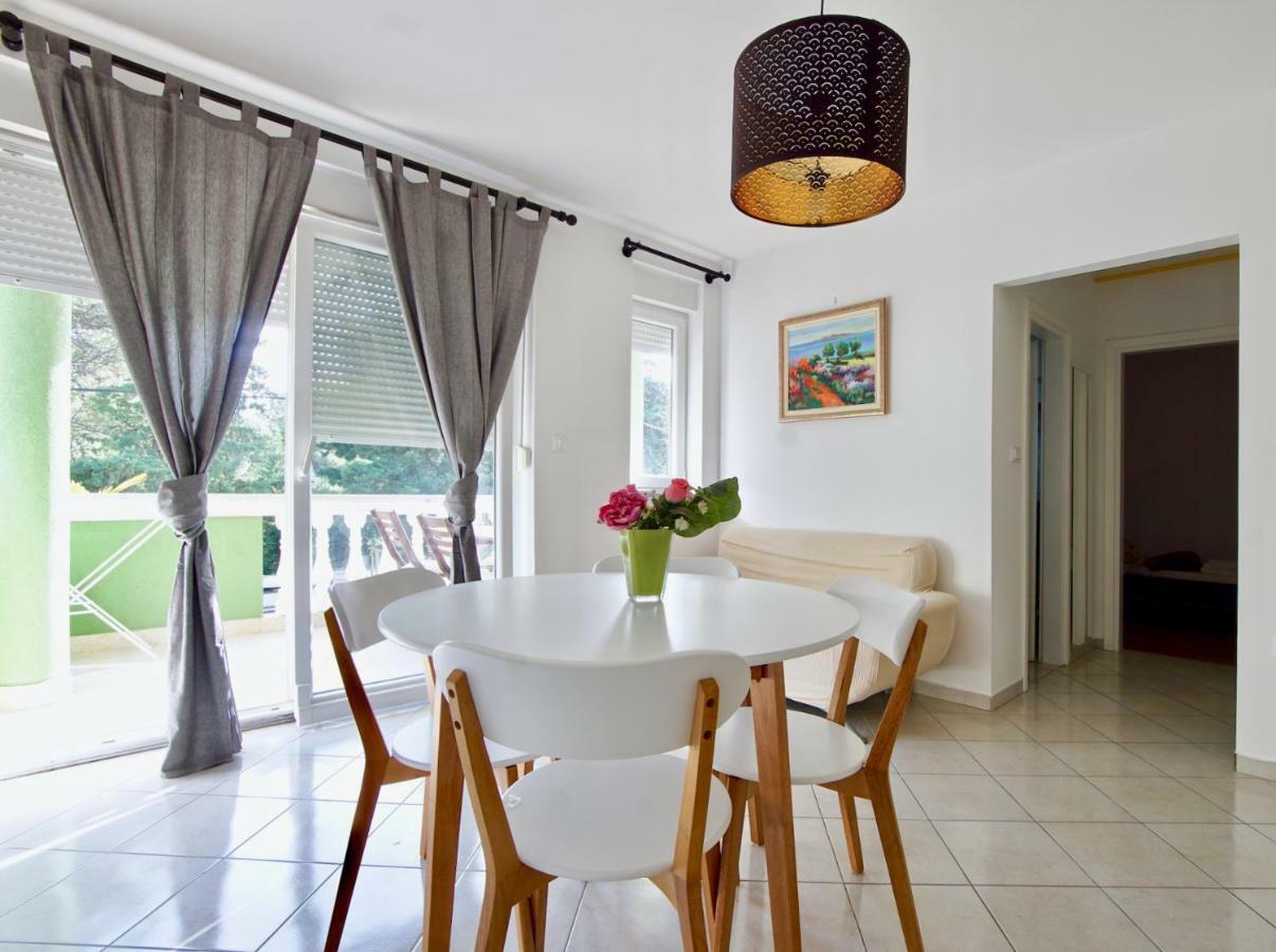 B88 Apartments - Vila Palma Sveti Filip i Jakov Exteriör bild