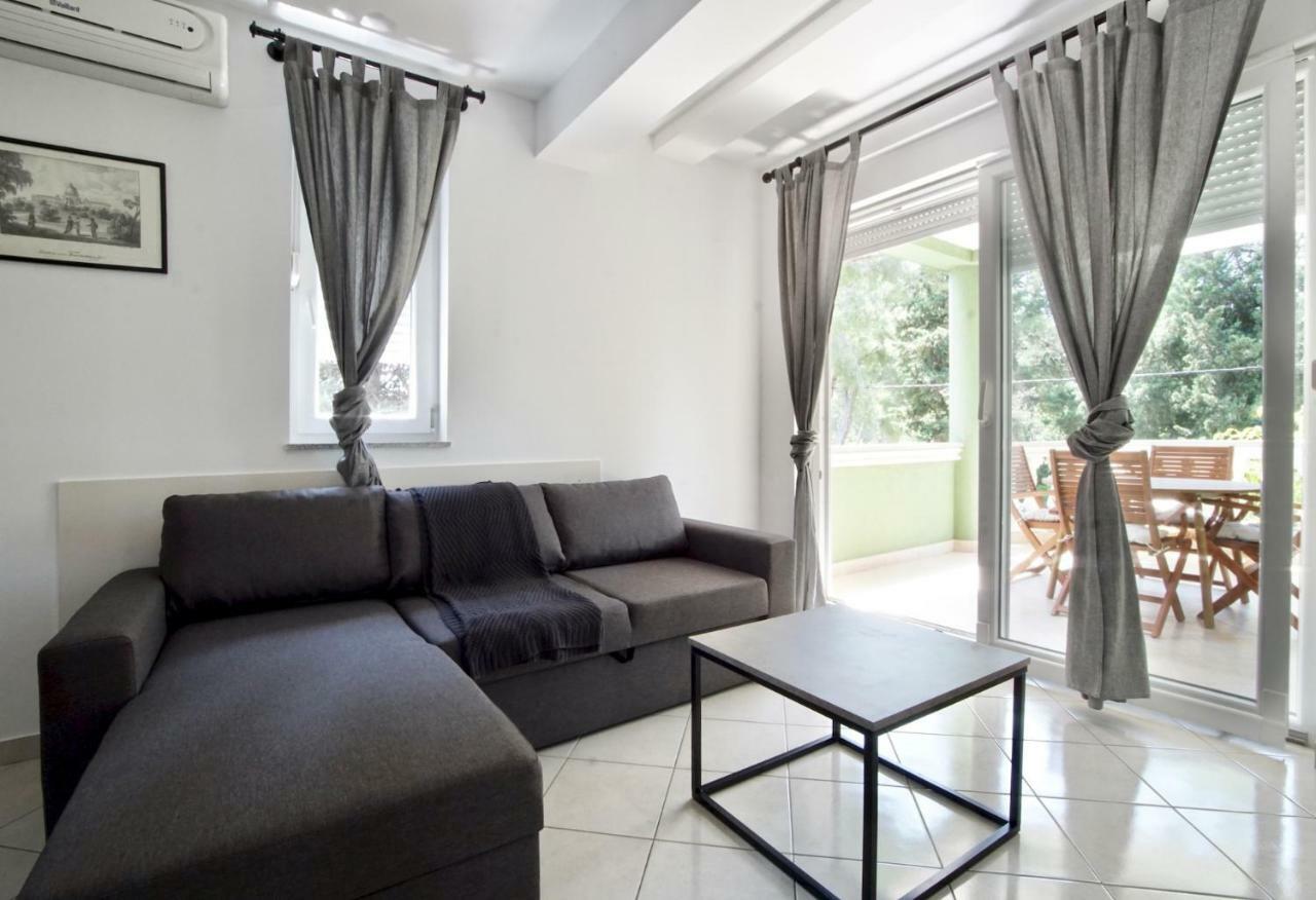 B88 Apartments - Vila Palma Sveti Filip i Jakov Exteriör bild