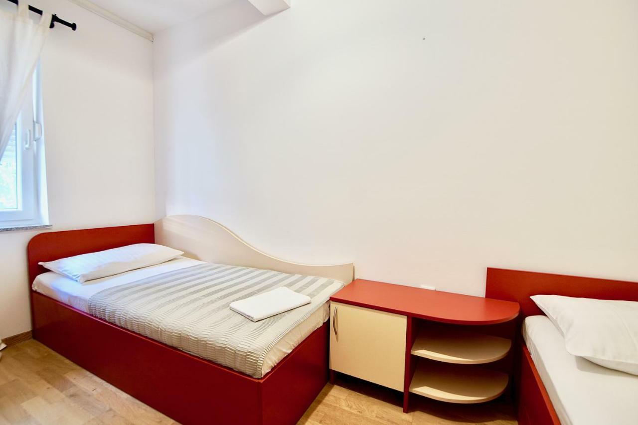 B88 Apartments - Vila Palma Sveti Filip i Jakov Exteriör bild