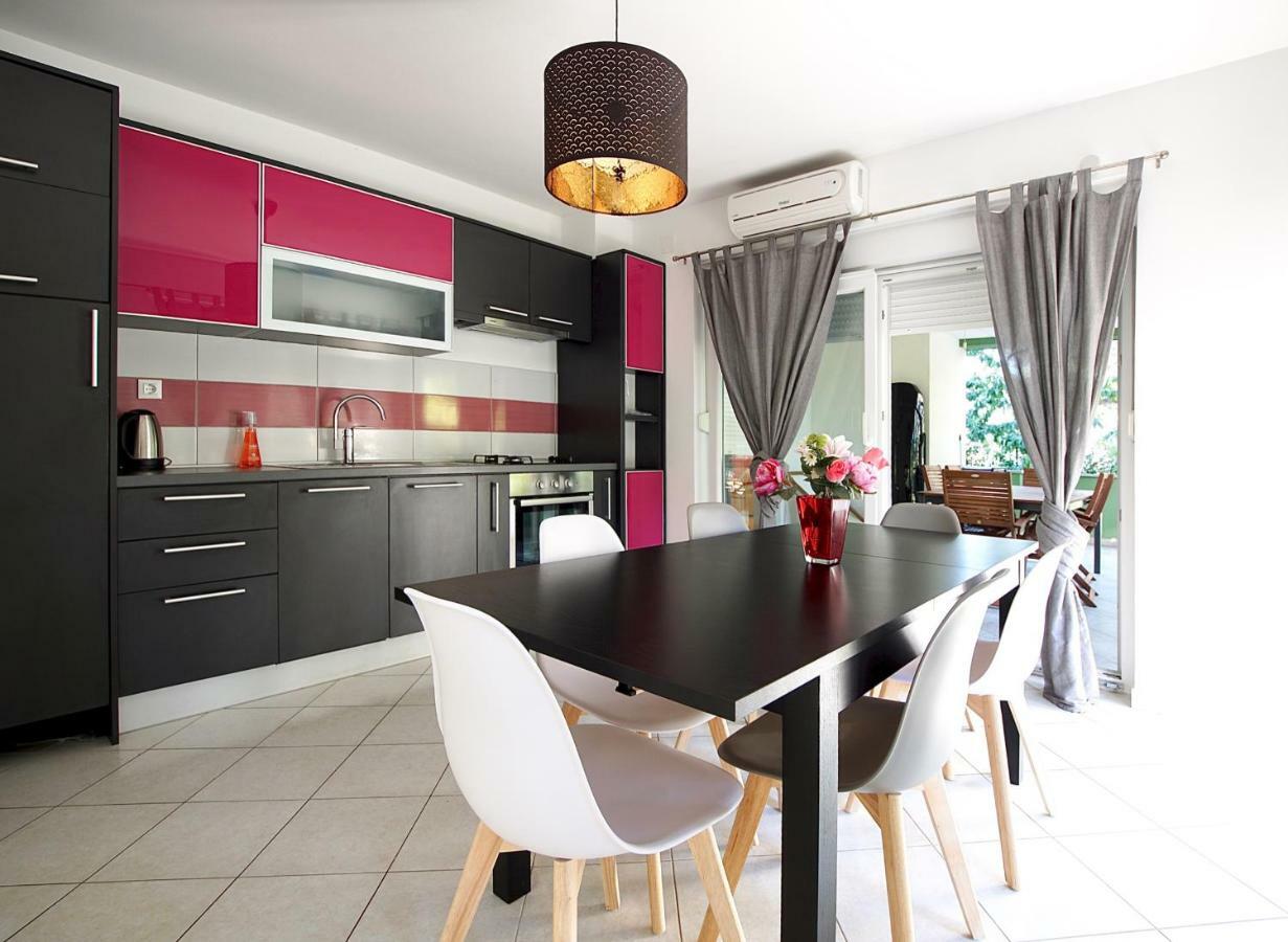 B88 Apartments - Vila Palma Sveti Filip i Jakov Exteriör bild